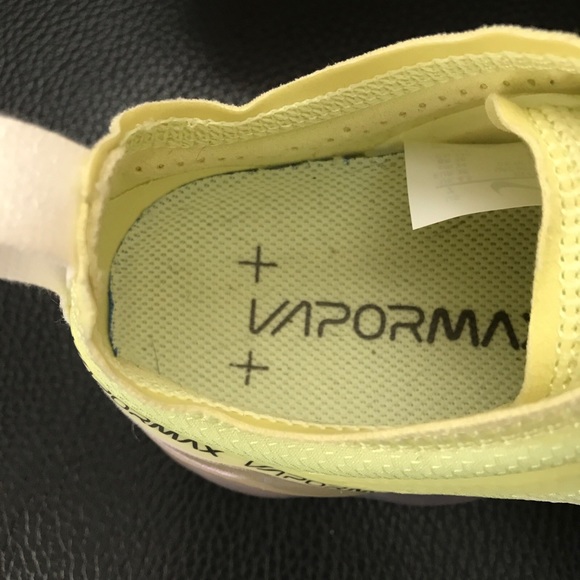 Nike Air  VaporMax 2019 Luminous Green Sz 7 Womens sneakers - Picture 8 of 10